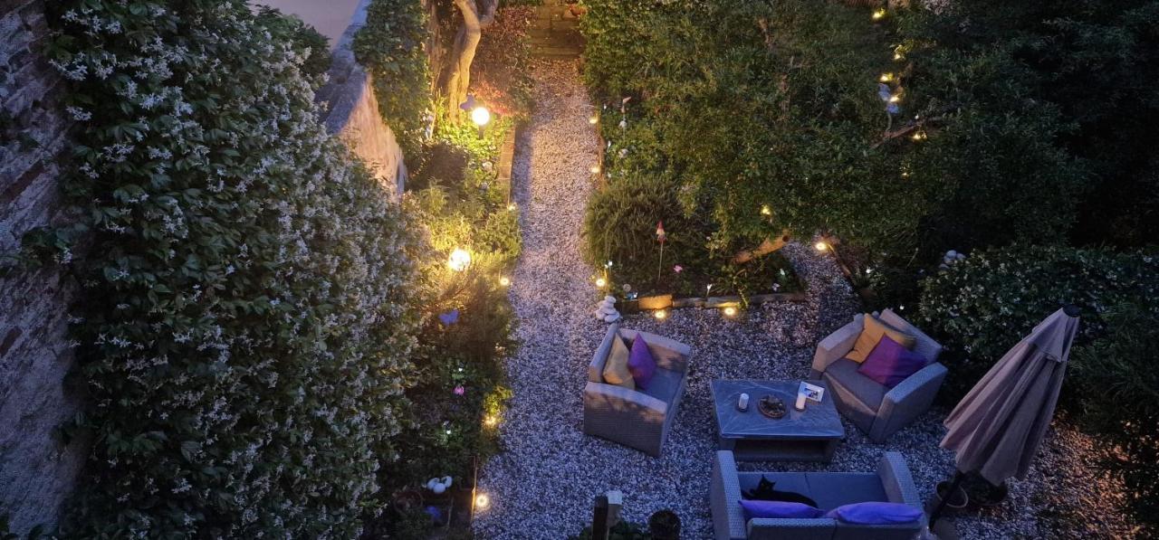 Monica Appartamento Con Giardino Al Ponte Vecchio フィレンツェ エクステリア 写真